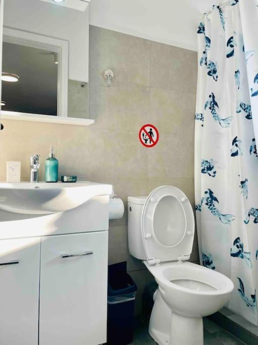 Cozy, Newly Renovated Apartment In Gavrio. Εξωτερικό φωτογραφία