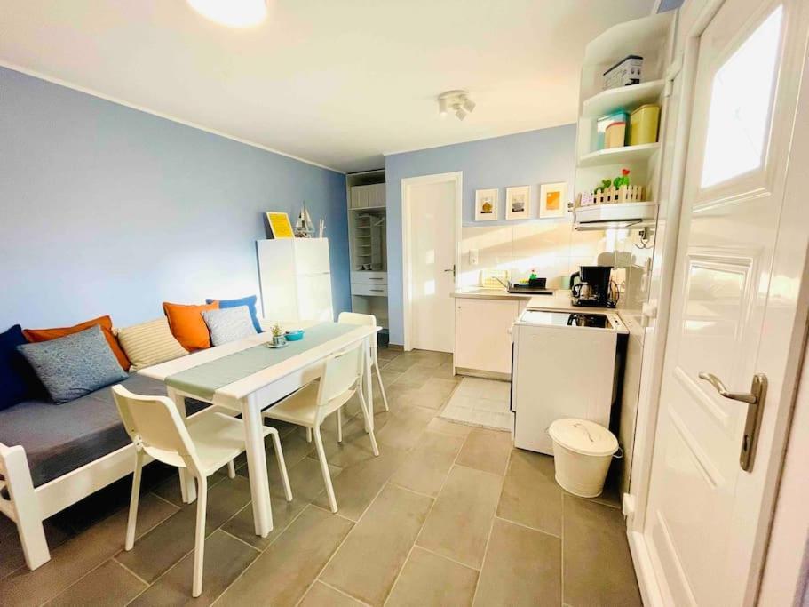 Cozy, Newly Renovated Apartment In Gavrio. Εξωτερικό φωτογραφία