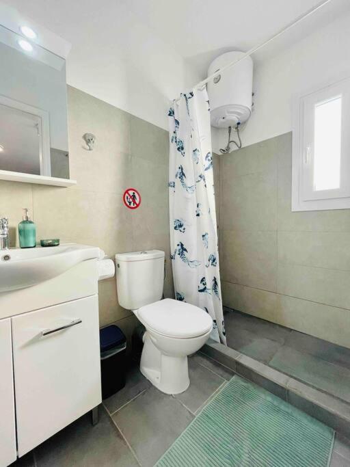 Cozy, Newly Renovated Apartment In Gavrio. Εξωτερικό φωτογραφία